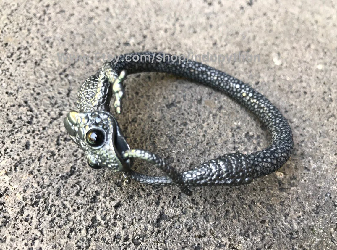 Gray Stingray Bracelet Jewelry - Image 5